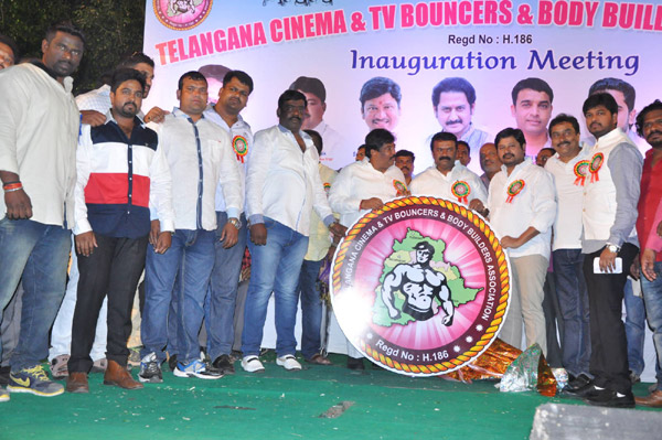 telangana cinema,srinivas yadav,sreesailam yadav,body builders association  బౌన్సర్స్ అండ్‌ బాడీ బిల్డర్స్‌ కి కూడా అసోసియేషన్‌..!